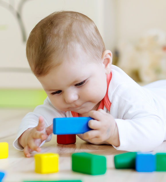 Les six premiers mois – les étapes clés de votre bébé 